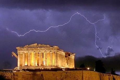 FT: la Grecia può dichiarare fallimento e tornare alla dracma