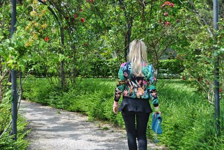 outfit bomber a fiori e pantaloni con peplo outfit floral bomber and peplum trousers outft sporty chic outfit bomber pimkie outfit pantaloni con peplo sisley outfit borsa stefanel bracciali con catena e filo outfit primaverili outfit maggio 2014 outfit mariafelicia magno outfit colorblock by felym mariafelicia magno blogger di colorblock by felym fashion blogger italiane milano outfit bomber pantaloni eleganti outfit pantaloni eleganti e bomber bomber stampa floreale abbinamenti bomber come abbinare il bomber