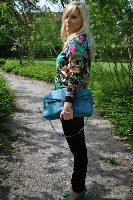 outfit bomber a fiori e pantaloni con peplo outfit floral bomber and peplum trousers outft sporty chic outfit bomber pimkie outfit pantaloni con peplo sisley outfit borsa stefanel bracciali con catena e filo outfit primaverili outfit maggio 2014 outfit mariafelicia magno outfit colorblock by felym mariafelicia magno blogger di colorblock by felym fashion blogger italiane milano