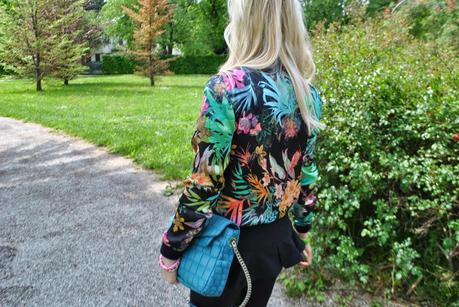 outfit bomber a fiori e pantaloni con peplo outfit floral bomber and peplum trousers outft sporty chic outfit bomber pimkie outfit pantaloni con peplo sisley outfit borsa stefanel bracciali con catena e filo outfit primaverili outfit maggio 2014 outfit mariafelicia magno outfit colorblock by felym mariafelicia magno blogger di colorblock by felym fashion blogger italiane milano outfit bomber pantaloni eleganti outfit pantaloni eleganti e bomber bomber stampa floreale abbinamenti bomber come abbinare il bomber 