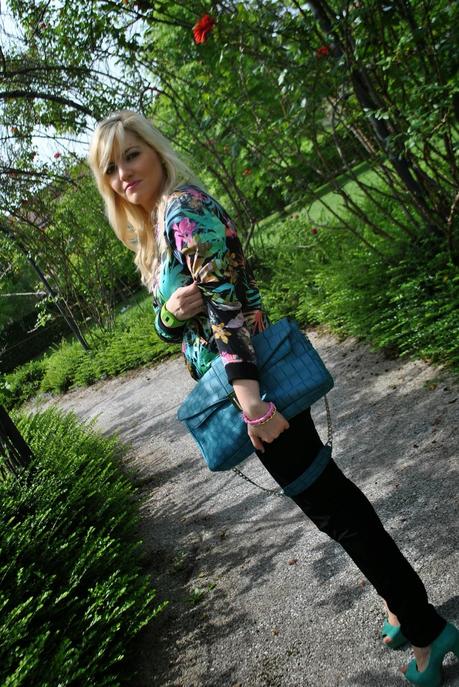 outfit bomber a fiori e pantaloni con peplo outfit floral bomber and peplum trousers outft sporty chic outfit bomber pimkie outfit pantaloni con peplo sisley outfit borsa stefanel bracciali con catena e filo outfit primaverili outfit maggio 2014 outfit mariafelicia magno outfit colorblock by felym mariafelicia magno blogger di colorblock by felym fashion blogger italiane milano outfit bomber pantaloni eleganti outfit pantaloni eleganti e bomber bomber stampa floreale abbinamenti bomber come abbinare il bomber 