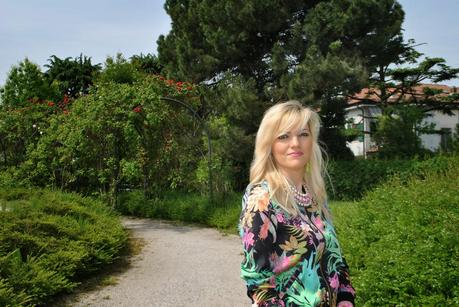 outfit bomber a fiori e pantaloni con peplo outfit floral bomber and peplum trousers outft sporty chic outfit bomber pimkie outfit pantaloni con peplo sisley outfit borsa stefanel bracciali con catena e filo outfit primaverili outfit maggio 2014 outfit mariafelicia magno outfit colorblock by felym mariafelicia magno blogger di colorblock by felym fashion blogger italiane milano outfit bomber pantaloni eleganti outfit pantaloni eleganti e bomber bomber stampa floreale abbinamenti bomber come abbinare il bomber 