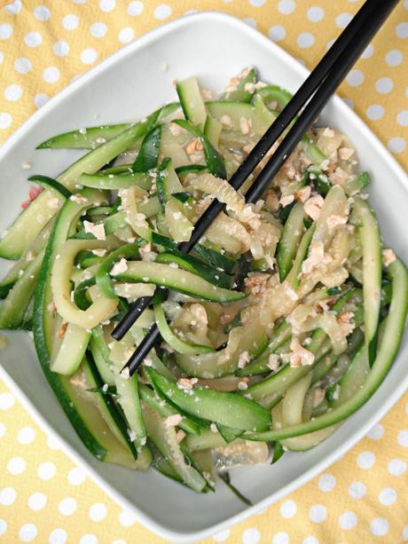 Spaghetti di zucchine alla crema di noci