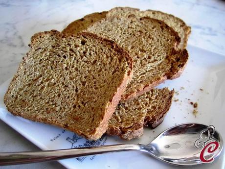 Fette biscottate allo yogurt, vaniglia e amaretti: fatale fu quel giorno, maestoso è il risultato