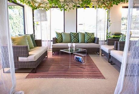 Tavolino moderno in plexiglass