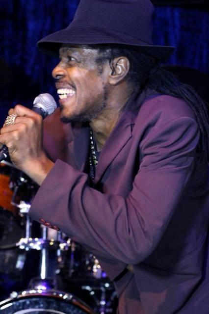 Il tenore del reggae Michael Prophet dal vivo al Rising Love