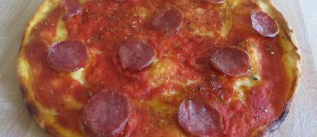 pizza rossa al salame piccante