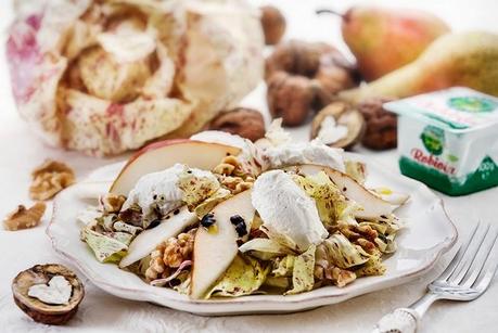 Insalata di radicchio variegato, robiola, pere e noci