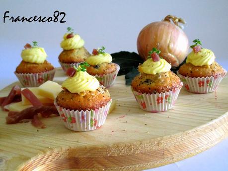 Piccoli  muffin emmental e speck