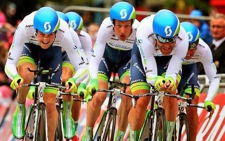 Giro d'Italia 2014: l'Orica vince la cronosquadre, Tuft prima maglia rosa