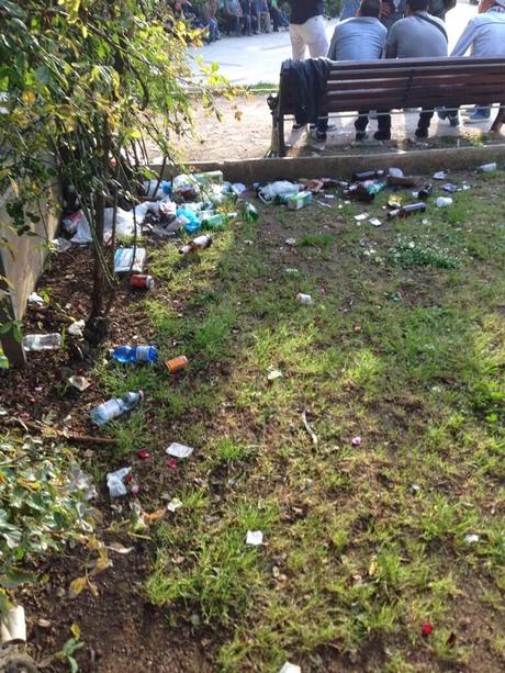 I giardini di piazza Vittorio in un pomeriggio qualsiasi