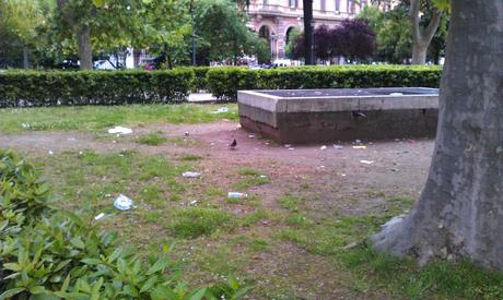 I giardini di piazza Vittorio in un pomeriggio qualsiasi