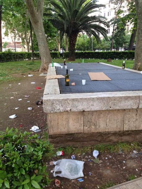 I giardini di piazza Vittorio in un pomeriggio qualsiasi