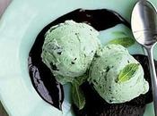 Gelato alla menta salsa cioccolato.