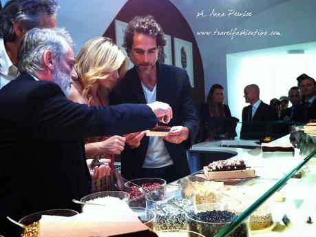 Il Magnum® Pleasure Store apre a Napoli. Sergio Muniz e Maddalena Corvaglia all'inaugurazione