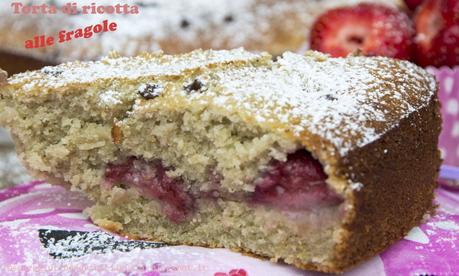 Torta di ricotta alle fragole con farina di teff chiaro senza glutine