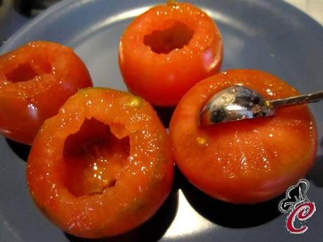 Pomodorini ripieni di nuvole al pistacchio: la ricerca irrefrenabile del quinto senso di piacere