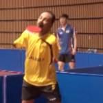 Ibrahim non ha le braccia: gioca a ping pong tenendo la racchetta in bocca VIDEO