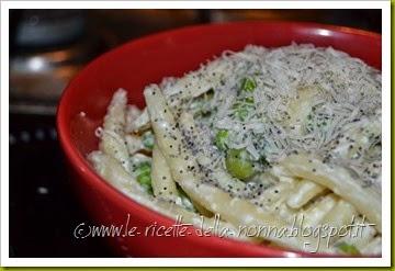 Fileja con panna, piselli e semi di papavero (6)