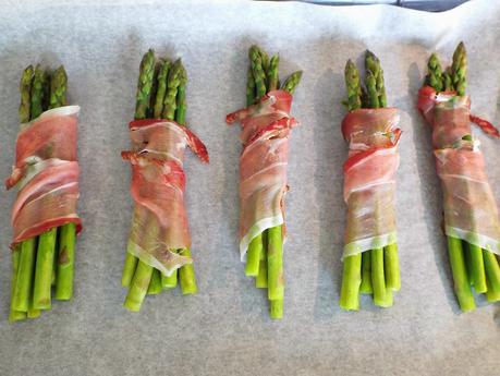 Involtini golosi di asparagi e speck