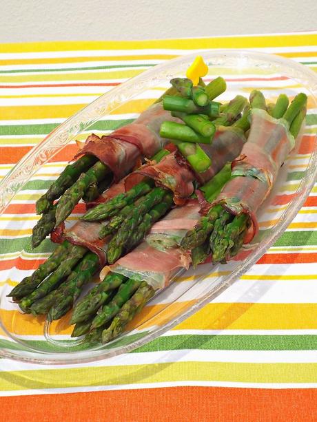 Involtini golosi di asparagi e speck