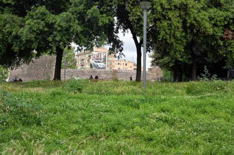 La debacle di tutte (ma tutte) le aree verdi della città. Ecco il parco del Torrione Prenestino, inaugurato pochi anni fa e oggi in rovina