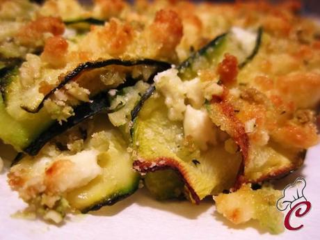 Lasagna di zucchine con feta e mandorle al basilico: sapori primaverili che ripagano la lunga attesa