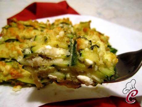 Lasagna di zucchine con feta e mandorle al basilico: sapori primaverili che ripagano la lunga attesa