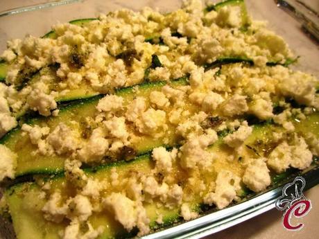 Lasagna di zucchine con feta e mandorle al basilico: sapori primaverili che ripagano la lunga attesa