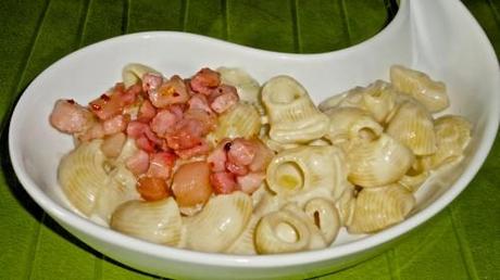 Pipe con crema di carciofi e Pancetta