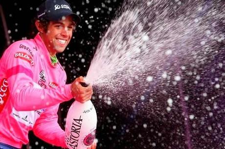 Giro d'Italia: Straordinario Matthews, Paura per una Maxi caduta