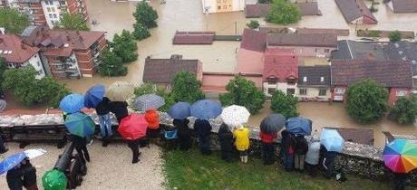 Bosnia e Serbia inondate dall’alluvione. Proclamato lo stato d’emergenza 10320545 278247952352353 7864324909252834896 N