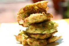 food,frittelle di zucchine,frittelle,ingredienti,ricette,zucchine