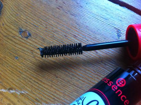 ESSENCE mascara: the lash curler