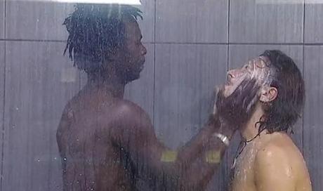 Grande Fratello 13: Samba e Mirco insieme sotto la doccia #hot