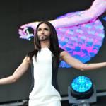 Conchita Wurst trionfa nella “sua” Vienna: foto concerto