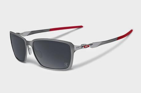 Oakley & Scuderia Ferrari: Il nuovo modello 