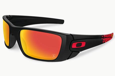 Oakley & Scuderia Ferrari: Il nuovo modello 