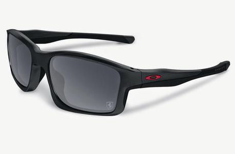 Oakley & Scuderia Ferrari: Il nuovo modello 