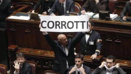 scontri_parlamento_corrotti