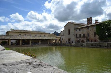 Bagno Vignoni Piazza