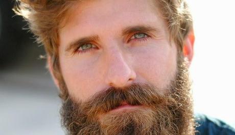 L'estetica hipster, alle ragazze piacciono uomini barba 