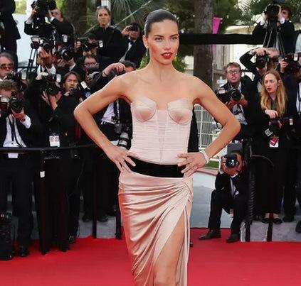 adriana lima in alexander vouthier