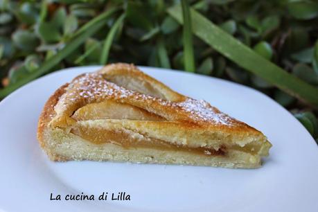 Crostate: Crostata con crema frangipane e pere caramellate