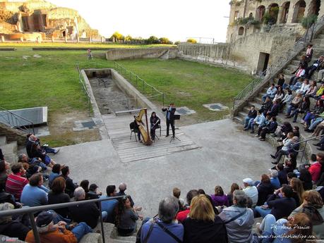 Arpa e flauto al tramonto per le Suggestioni all'Imbrunire di Napoli