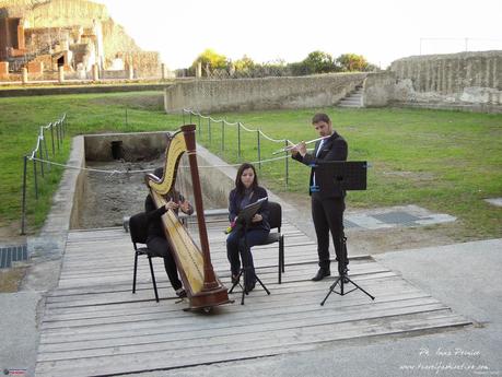 Arpa e flauto al tramonto per le Suggestioni all'Imbrunire di Napoli