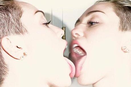 Altri oggetti leccati da Miley Cyrus