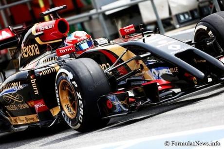 Romain Grosjean Lotus E22 Renault