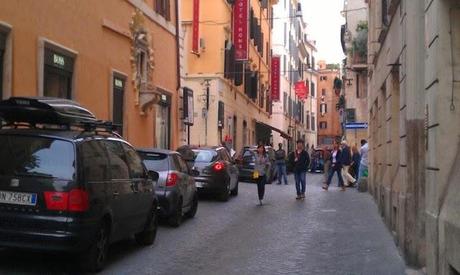 Il Tridente Mediceo in mille foto. Forse l'autorimessa abusiva a cielo aperto più bella del mondo? A voi i commenti