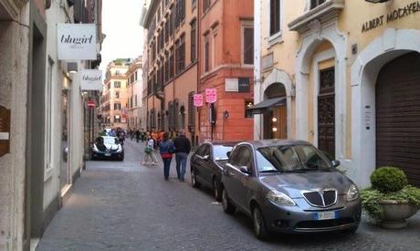Il Tridente Mediceo in mille foto. Forse l'autorimessa abusiva a cielo aperto più bella del mondo? A voi i commenti